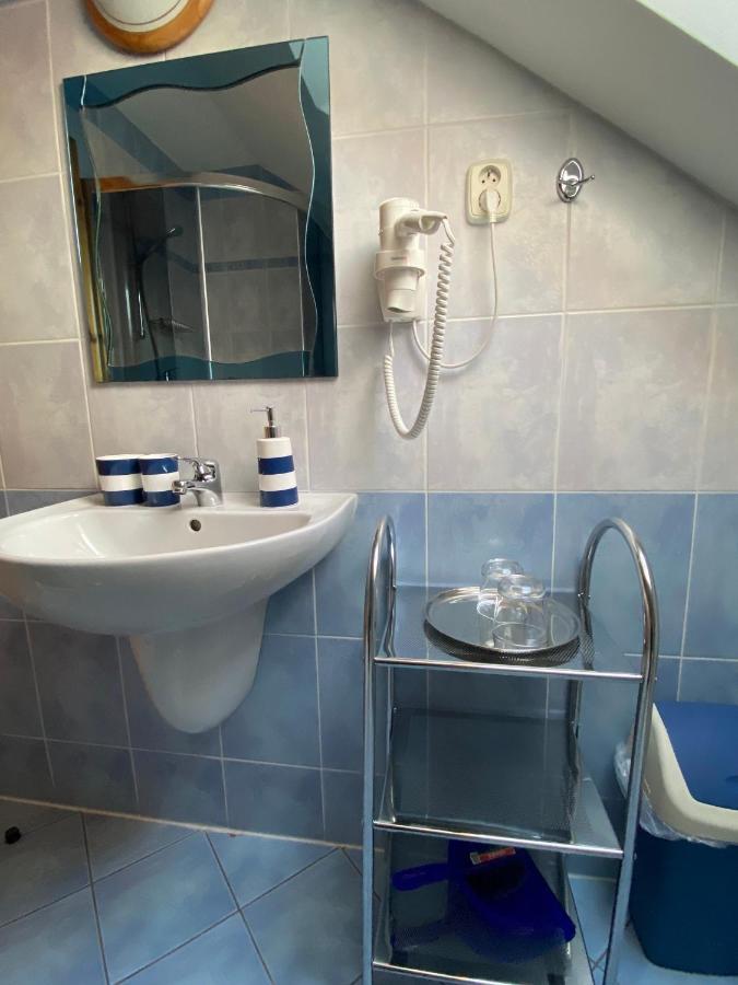 Penzion Vila Petra Bed&Breakfast Velky Slavkov Exterior photo